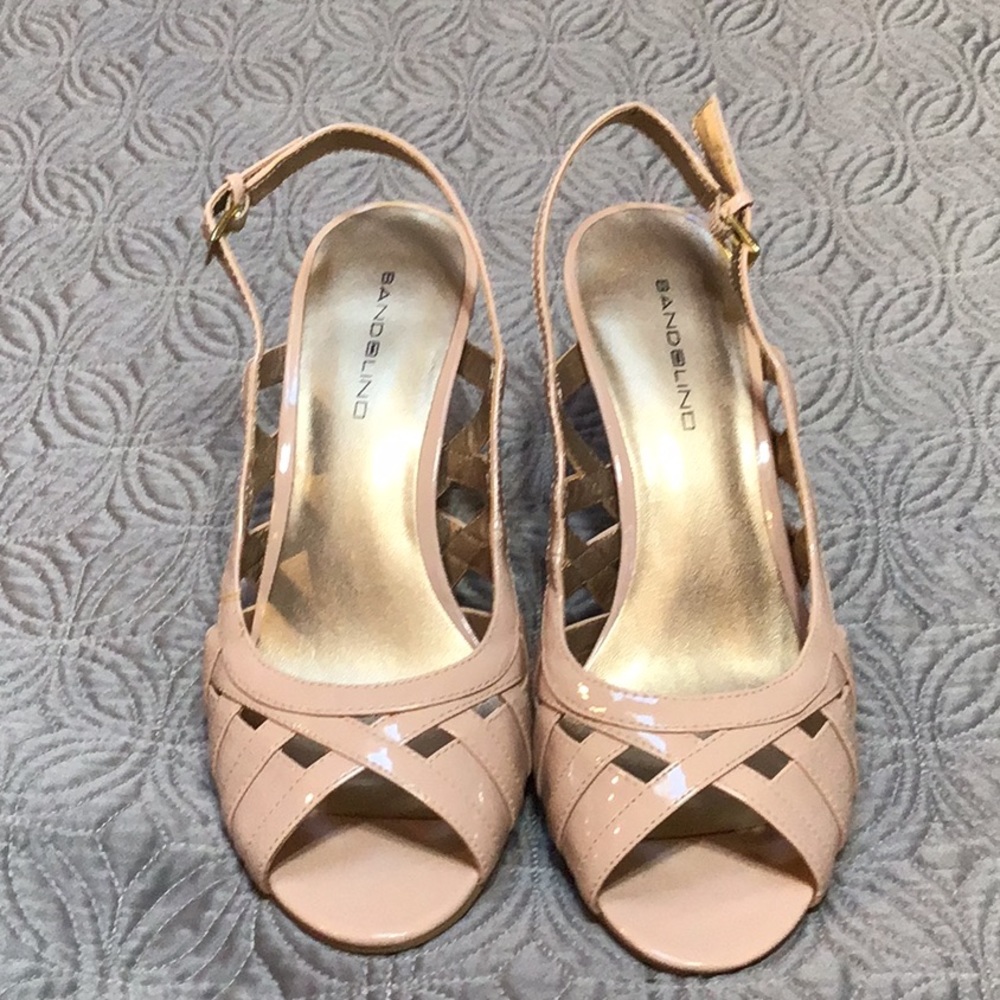 Bandolino Jorkins light pink heels. - Picture 2 of 5